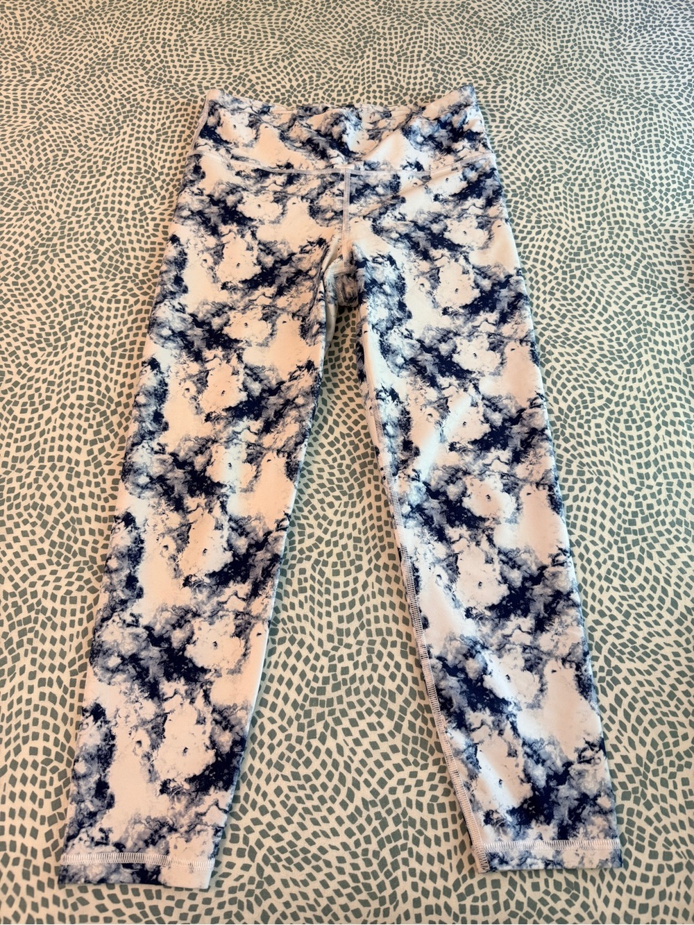 GapFit Blackout Technology Leggings Navy White Swirl Tie Dye Medium Regular‎